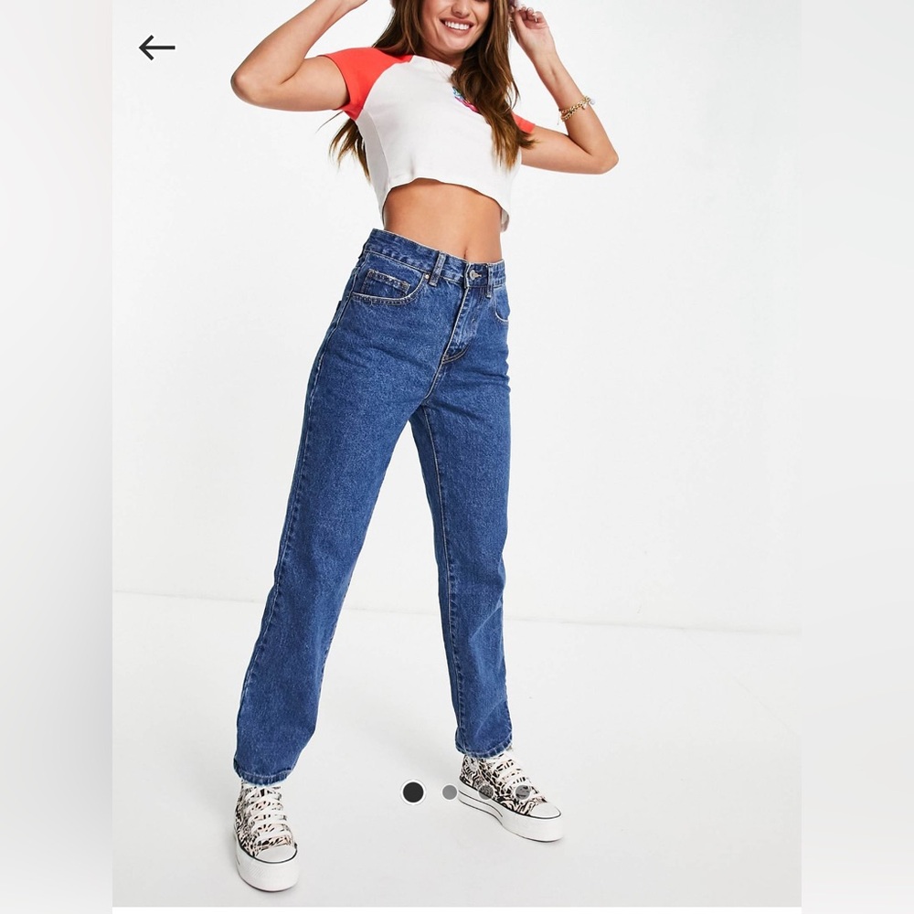 Cotton On: mom jeans in mid wash blue